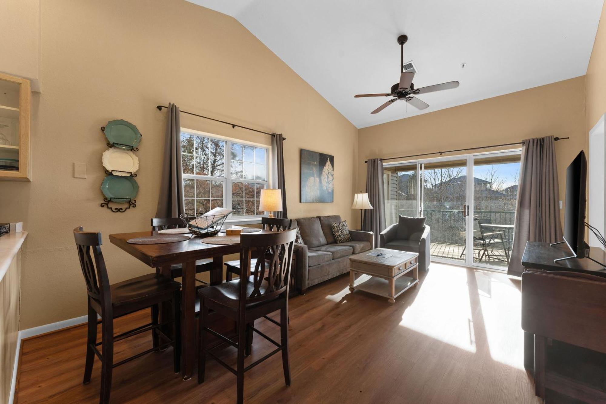 Cozy Top Floor 2Br Condo With View And Amenities!! Branson Exterior photo